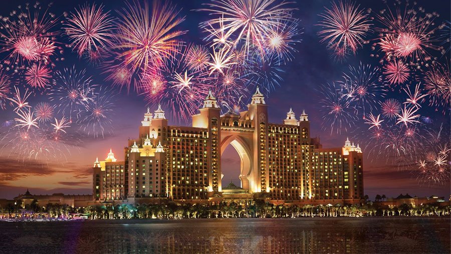 Шарджа 2024. Дубай Пальма салют. Салют JBR Дубай. Atlantis, the Palm, Дубай новый год.